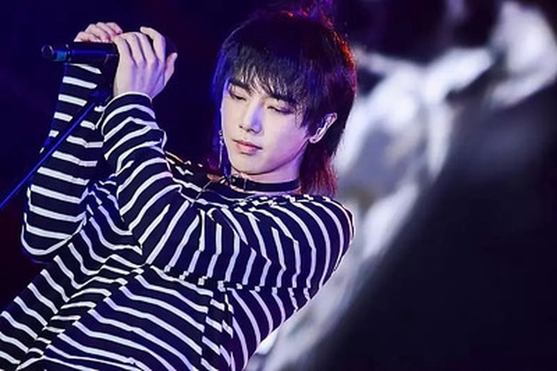炸裂!华晨宇2026首场演唱会突然官宣!这神仙展开谁懂啊?